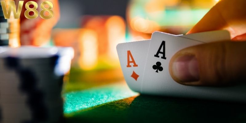 Check và bet là hai hành động xuất hiện trong những thời điểm đầu